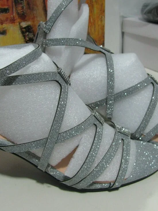 * Bella Vita Silver Sandals 8 1/2 8.5 New in Box $79.99 Glitter Date Strappy - Picture 2 of 7